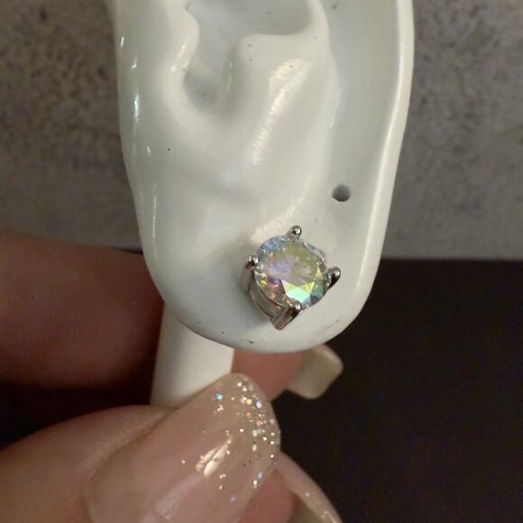 Beautiful 1ctw Iridescent Moissanite Stud Earrings, Sterling Silver 925-NEW - Picture 3 of 10